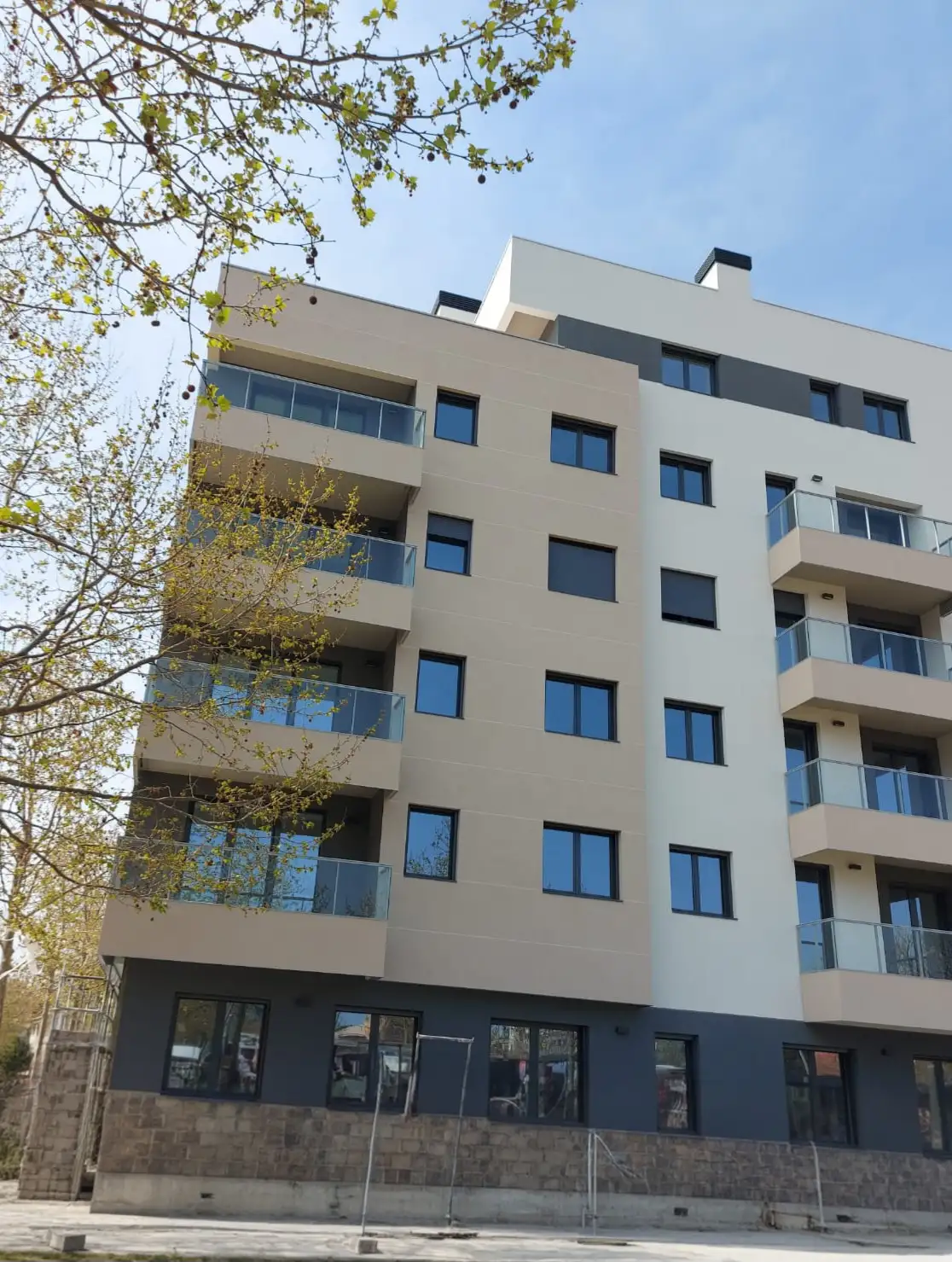 Ático Vilanova i La Geltrú. Fachada del edificio